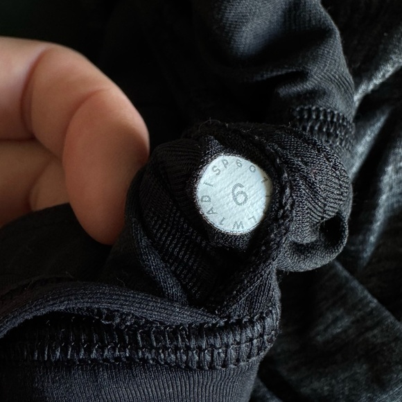 Lululemon Glide and Stride Tank Heathered Black / Black - Size 6 - Picture 11 of 11